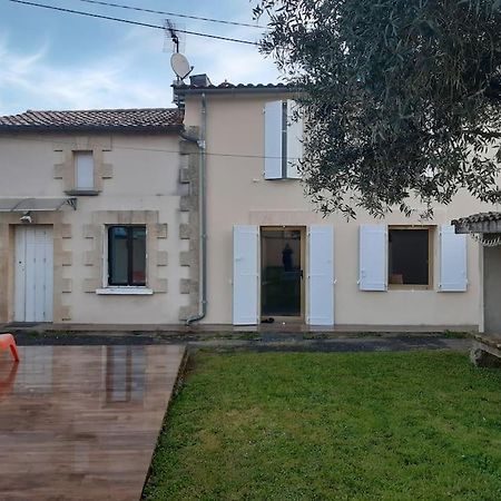 Vila Le Petit Nid Saint-Loubès Exteriér fotografie