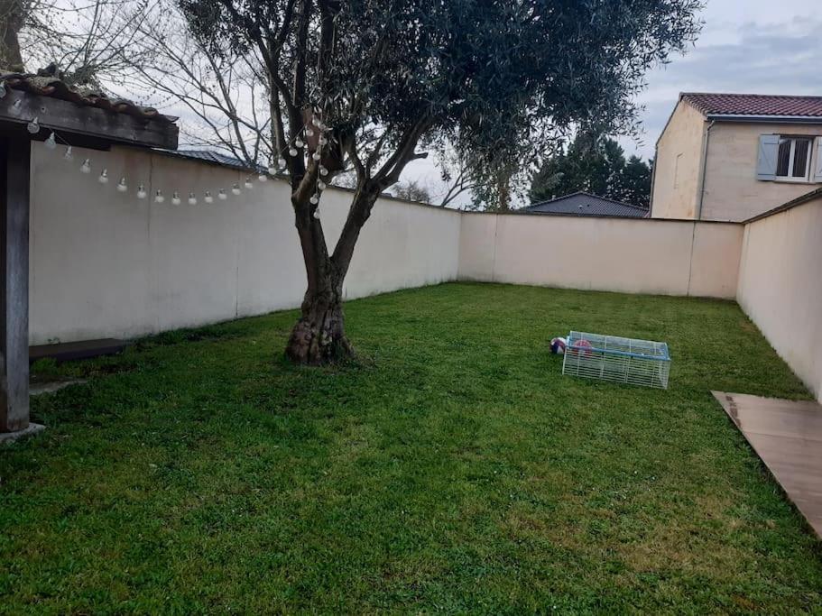 Vila Le Petit Nid Saint-Loubès Exteriér fotografie